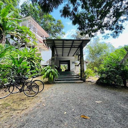 Thelakehostel Hikkaduwa Exterior photo